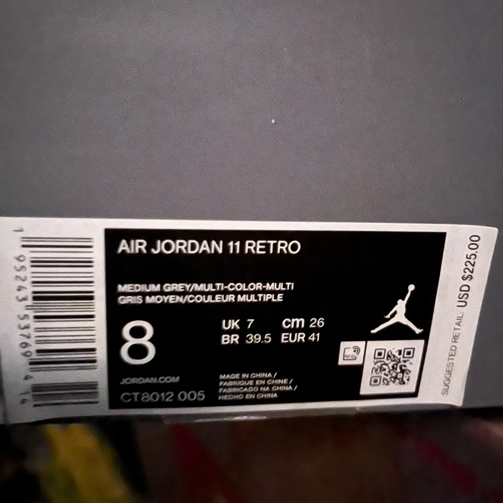 Size men’s 8 unizsex Jordan Retro